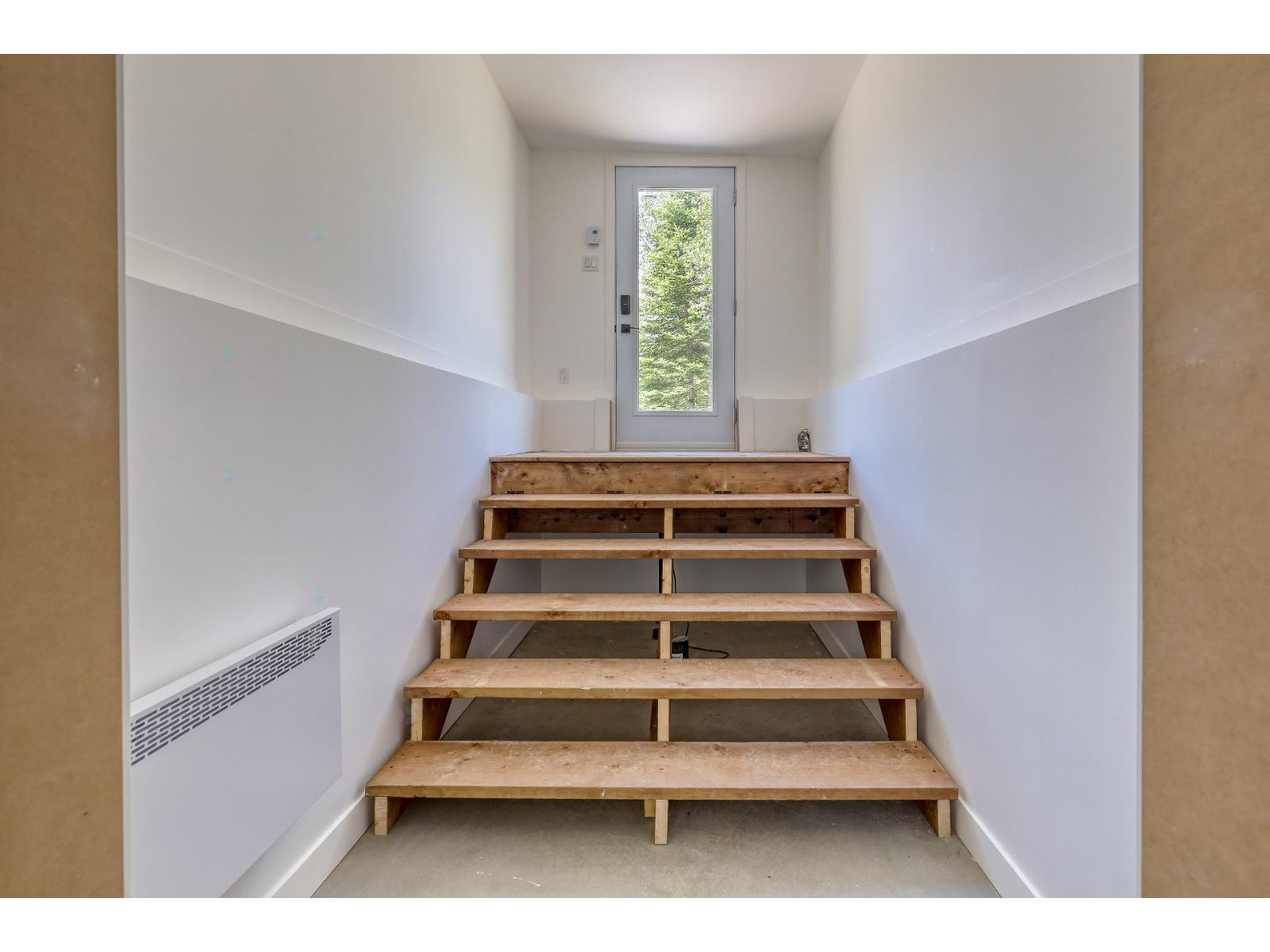2580 Ch. Des Quatre-as Property Photo 39