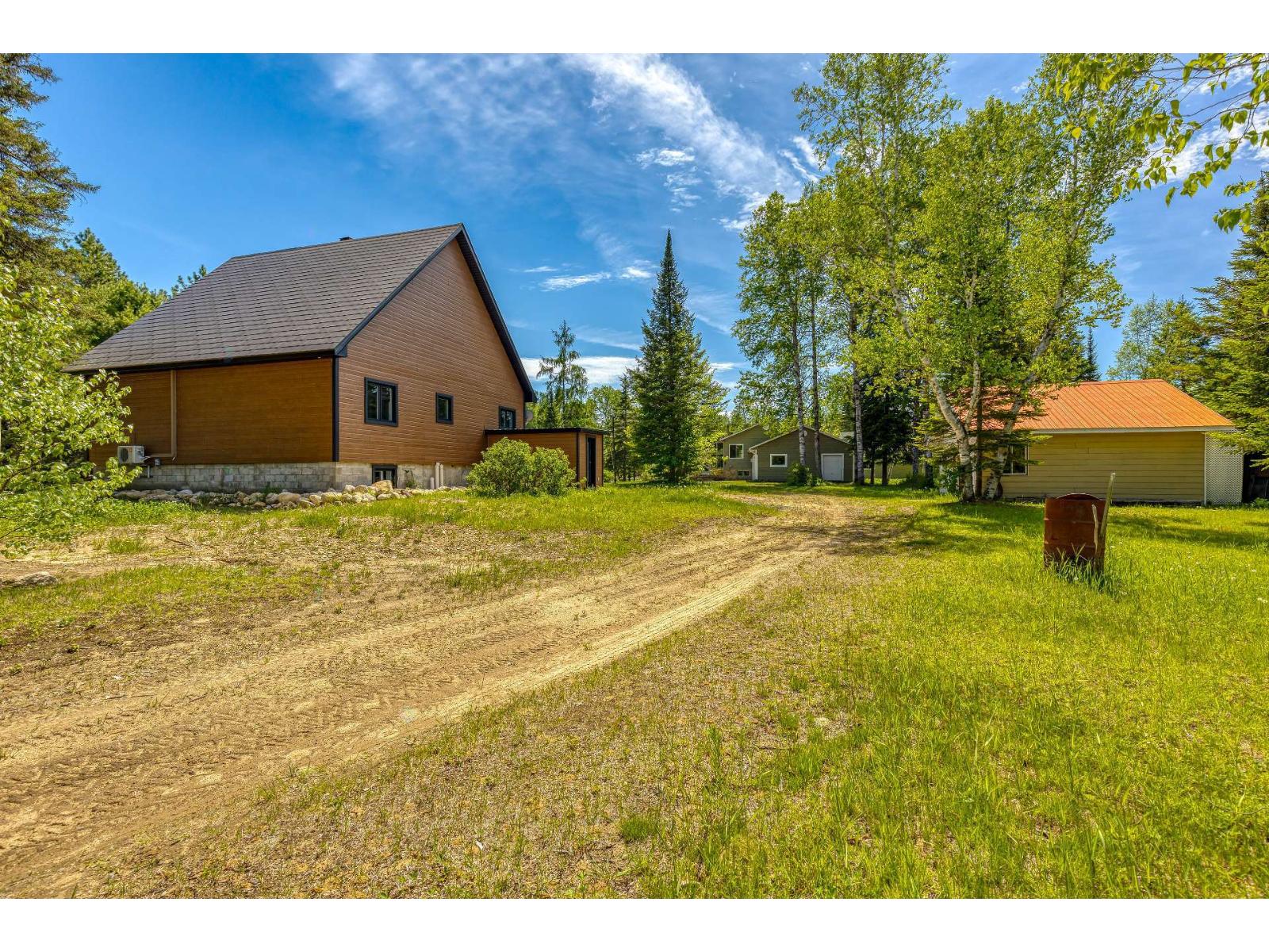 2580 Ch. Des Quatre-as Property Photo 41