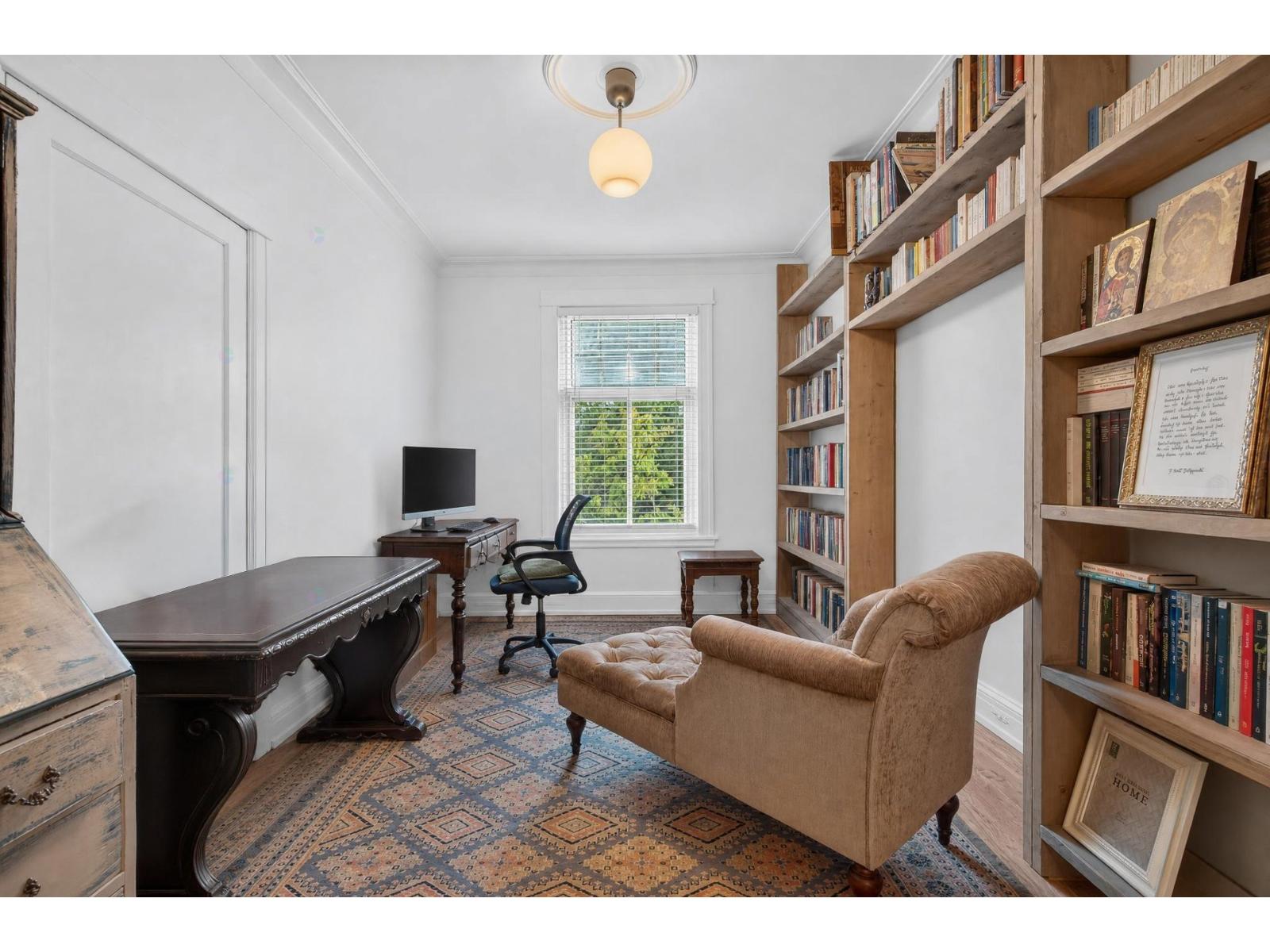 92 Rue Du Square-sir-george-étienne-cartier Property Photo 1