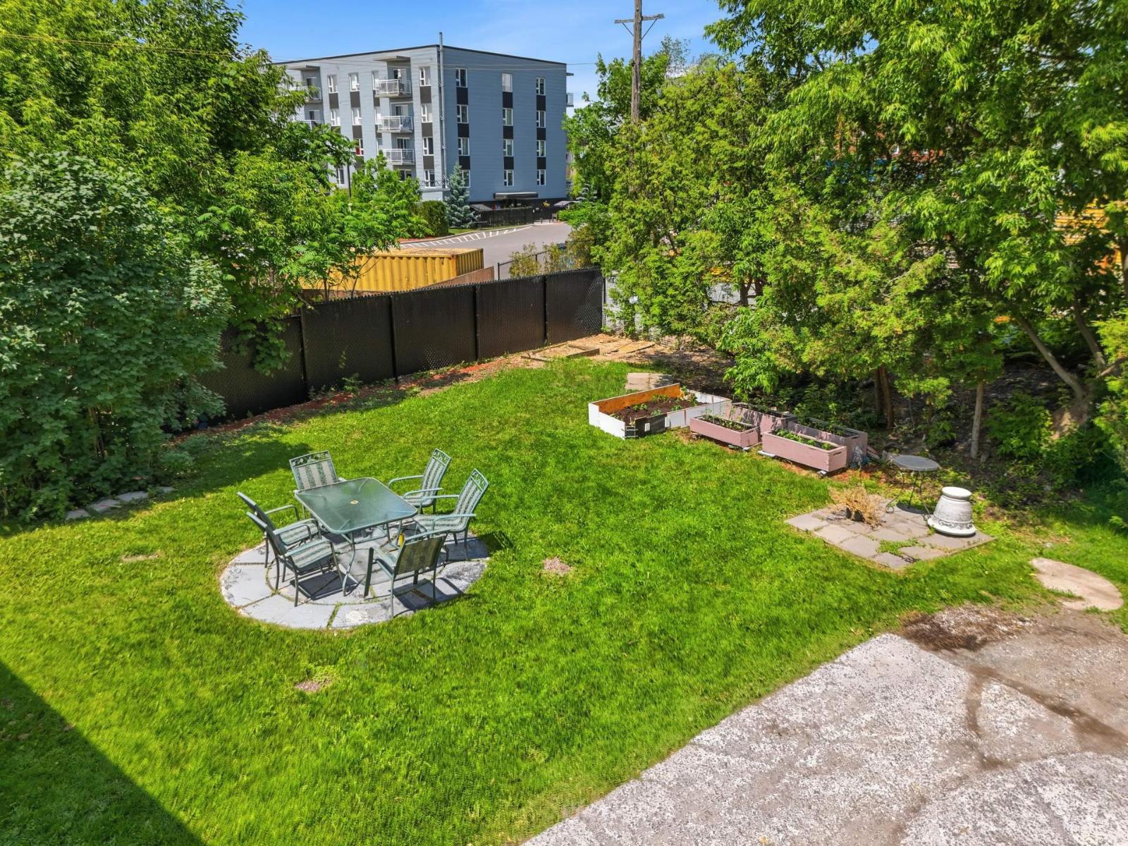 351-355 Rue Racine Property Photo 37