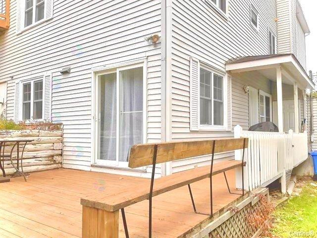 560 Rue Maple Property Photo 4