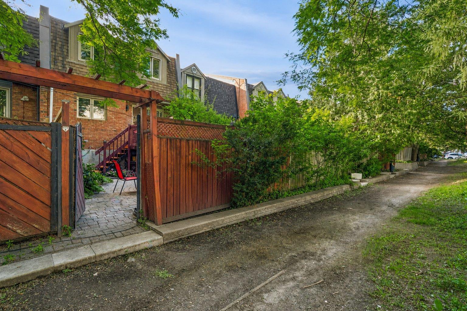 1902 Rue Workman Property Photo 5