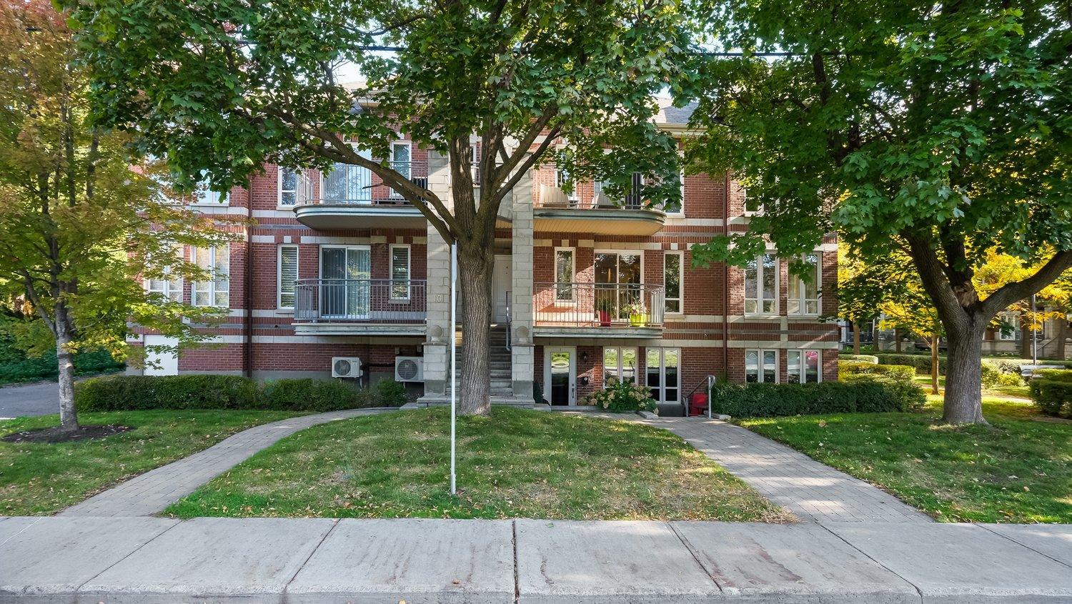 10 Av. Ste-Hélène, #4 Property Photo 1