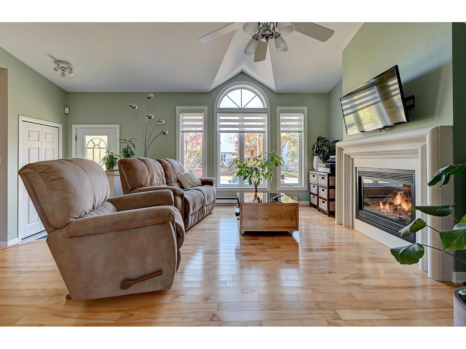 1325 Rue Gaby-dénommé Property Photo 8