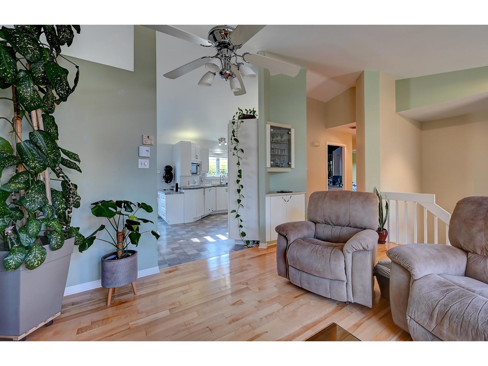 1325 Rue Gaby-dénommé Property Photo 10