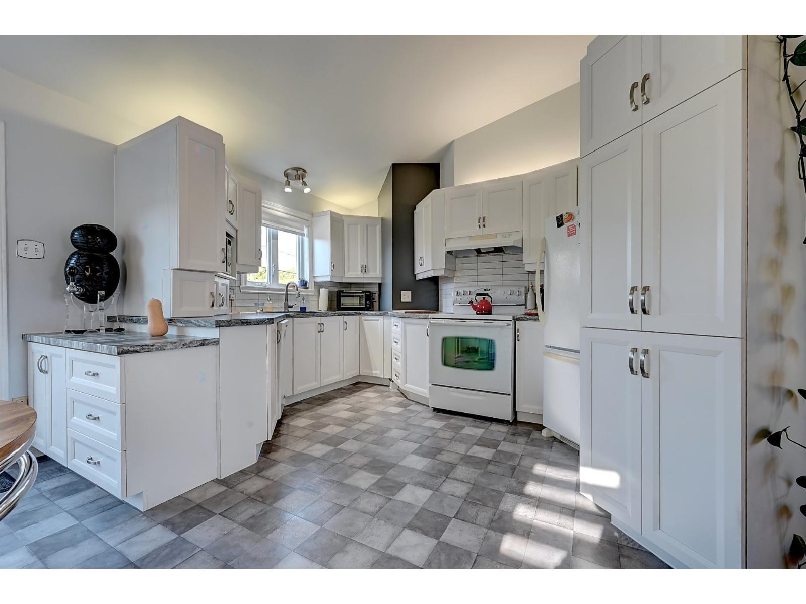 1325 Rue Gaby-dénommé Property Photo 14