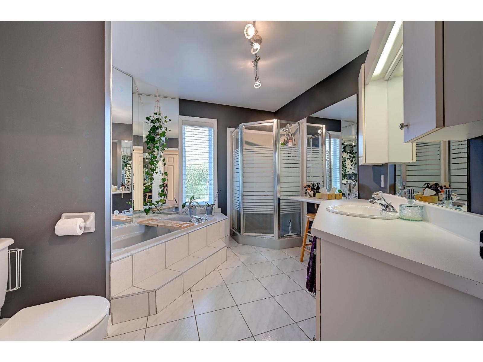 1325 Rue Gaby-dénommé Property Photo 16