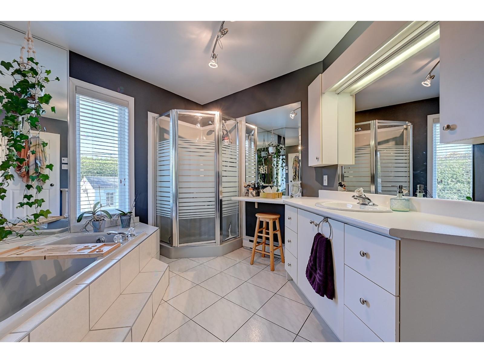 1325 Rue Gaby-dénommé Property Photo 17