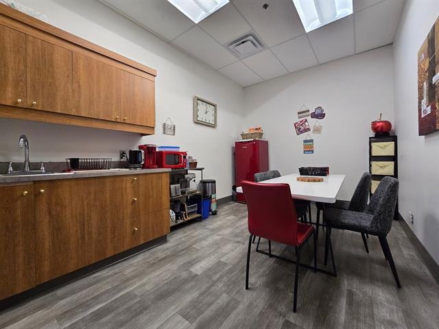 6500 Route Transcanadienne, #530 Property Photo 14