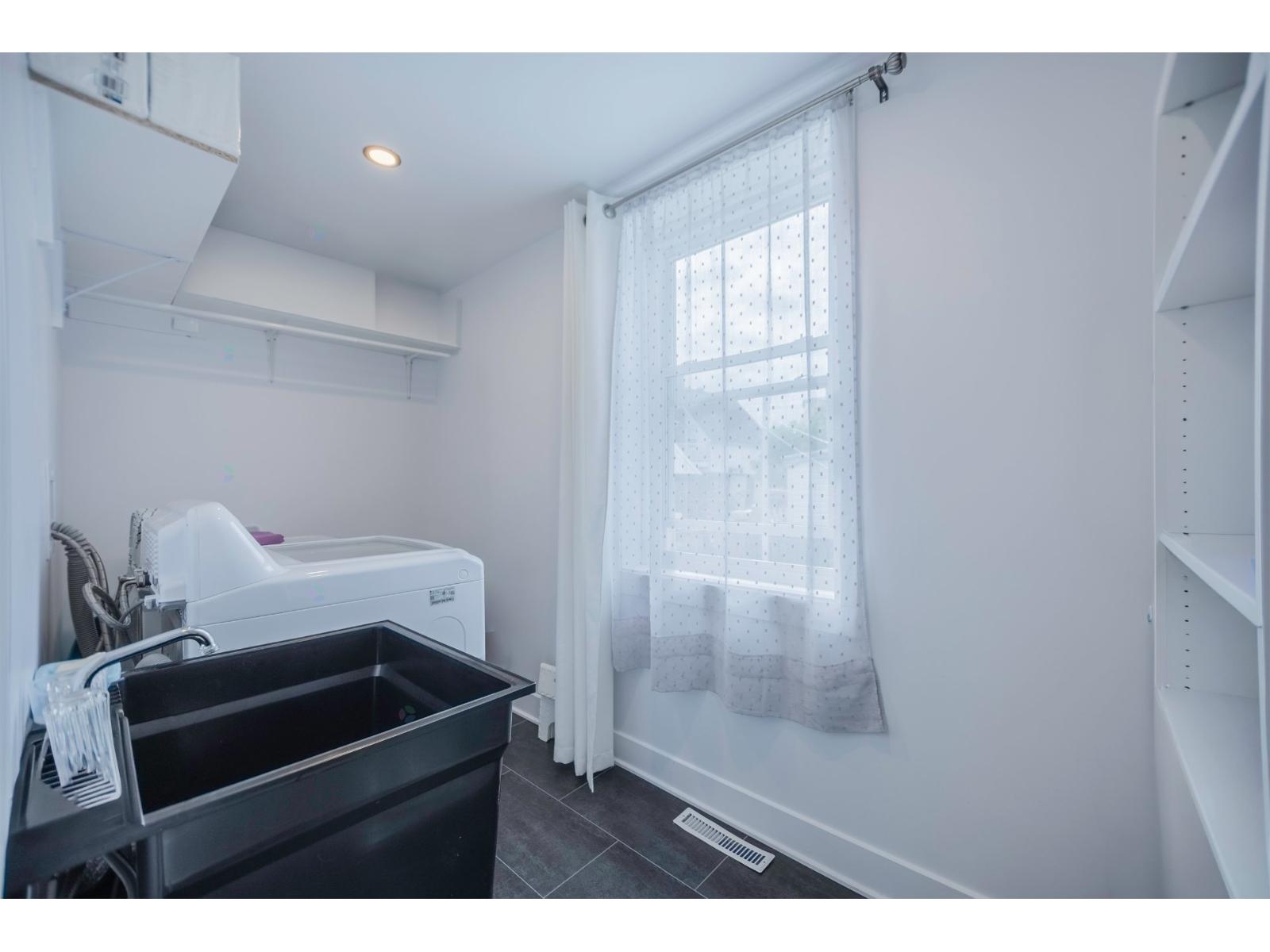 192-192a Rue George Property Photo 15
