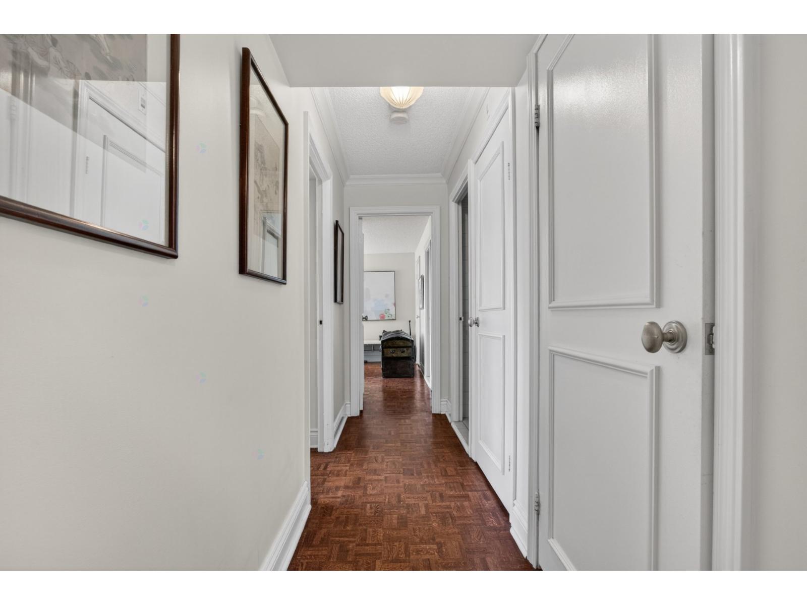 5900 Av. Armstrong, #705 Property Photo 13