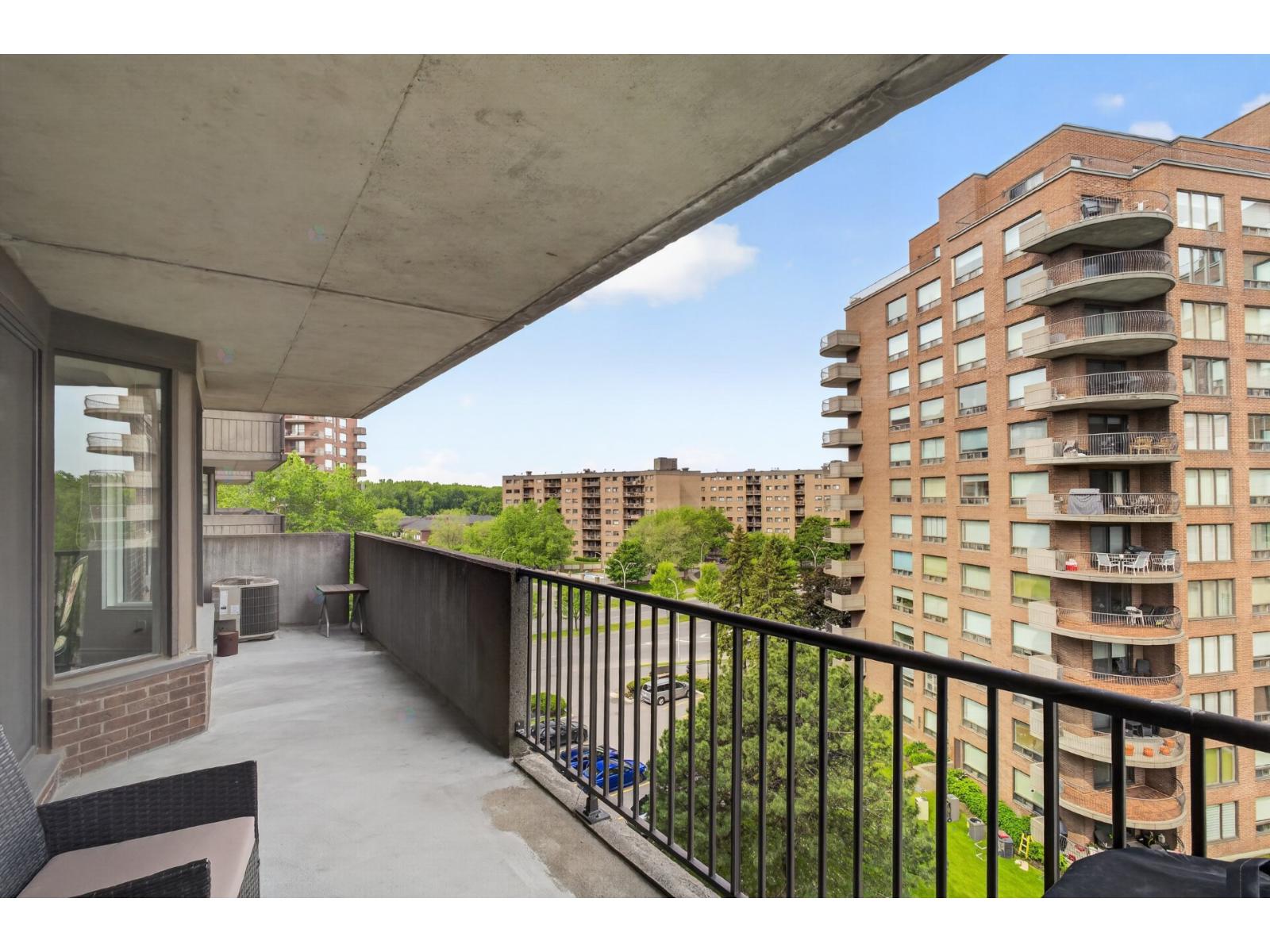 5900 Av. Armstrong, #705 Property Photo 19