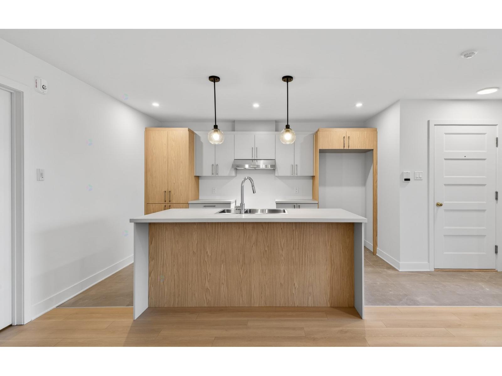 673 Rue Du Solstice, #102 Property Photo 11