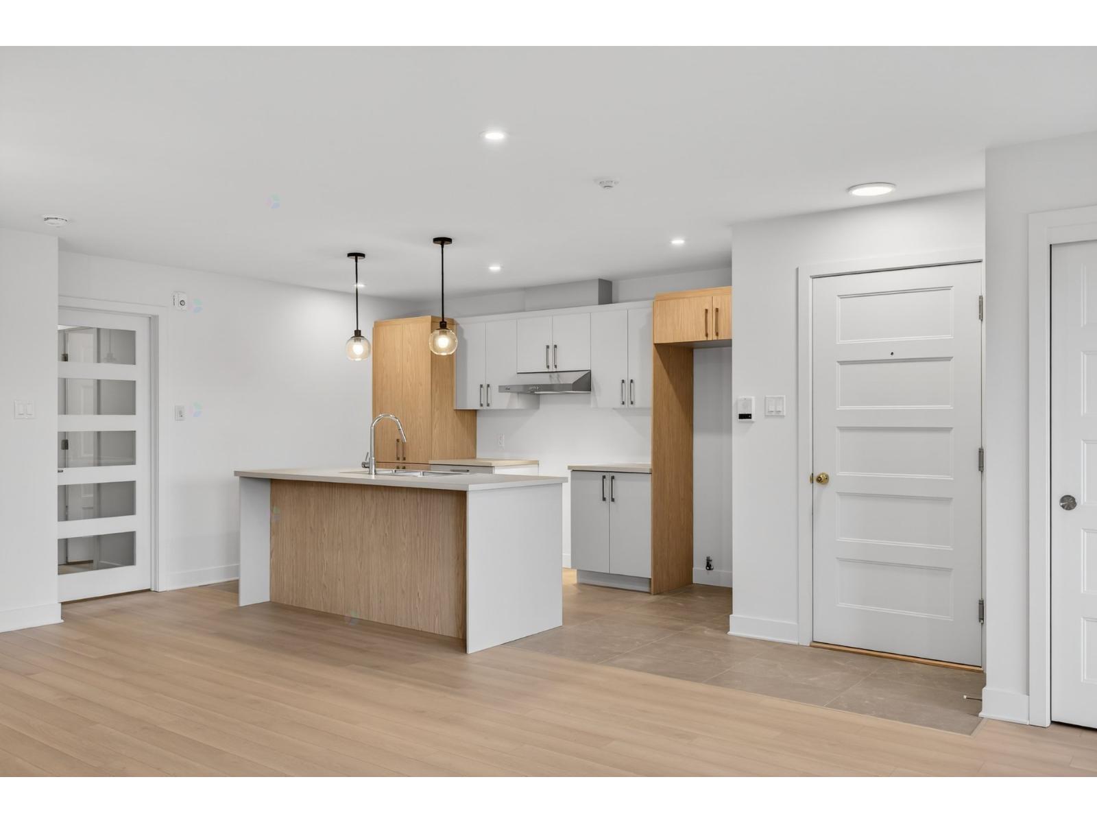 673 Rue Du Solstice, #102 Property Photo 13