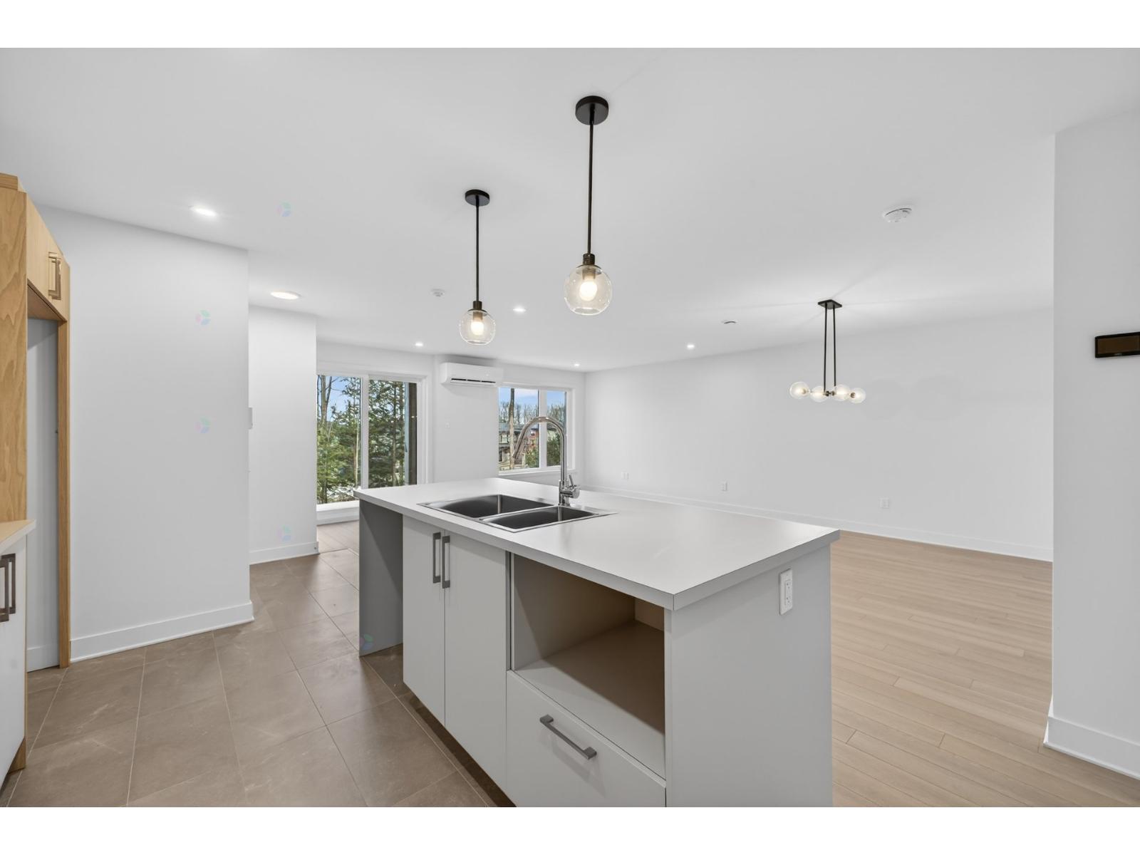 673 Rue Du Solstice, #102 Property Photo 15