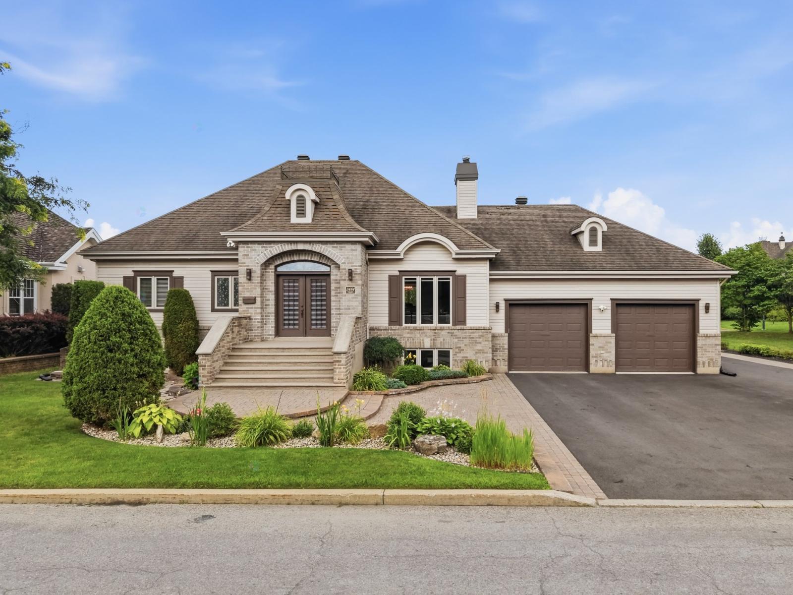 3484 Av. Des Roseaux