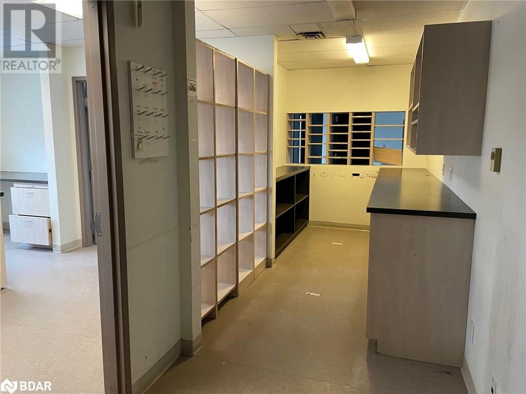 121 Wellington Street W Unit# 320 Property Photo 2