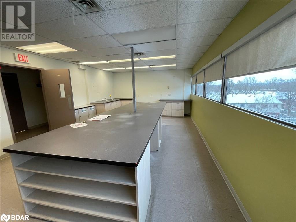 121 Wellington Street W Unit# 320 Property Photo 3