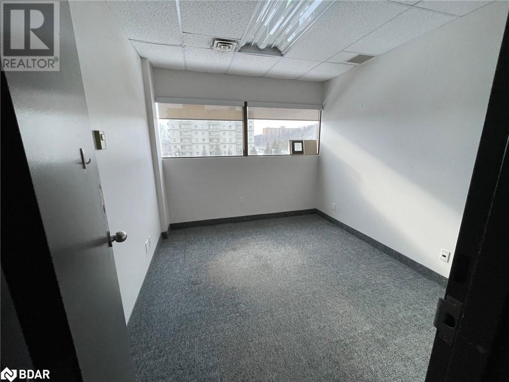 121 Wellington Street W Unit# 320 Property Photo 7