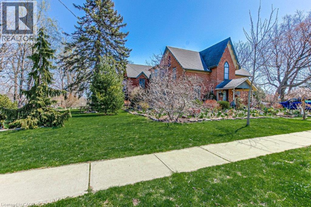 158 Townline Street Property Photo 2