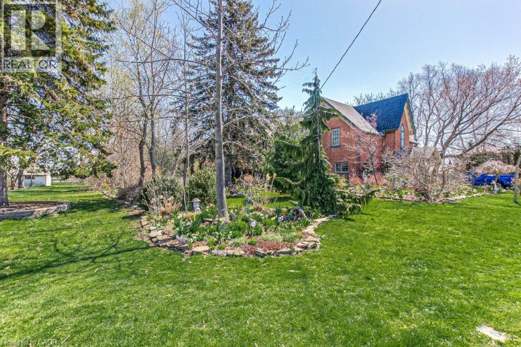 158 Townline Street Property Photo 3