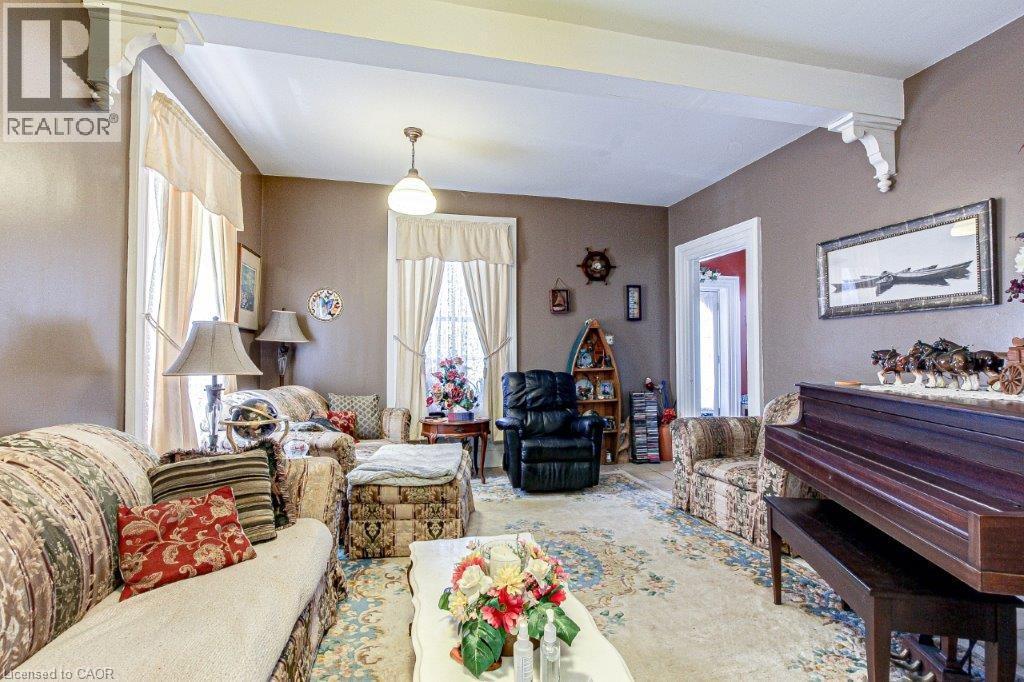158 Townline Street Property Photo 11