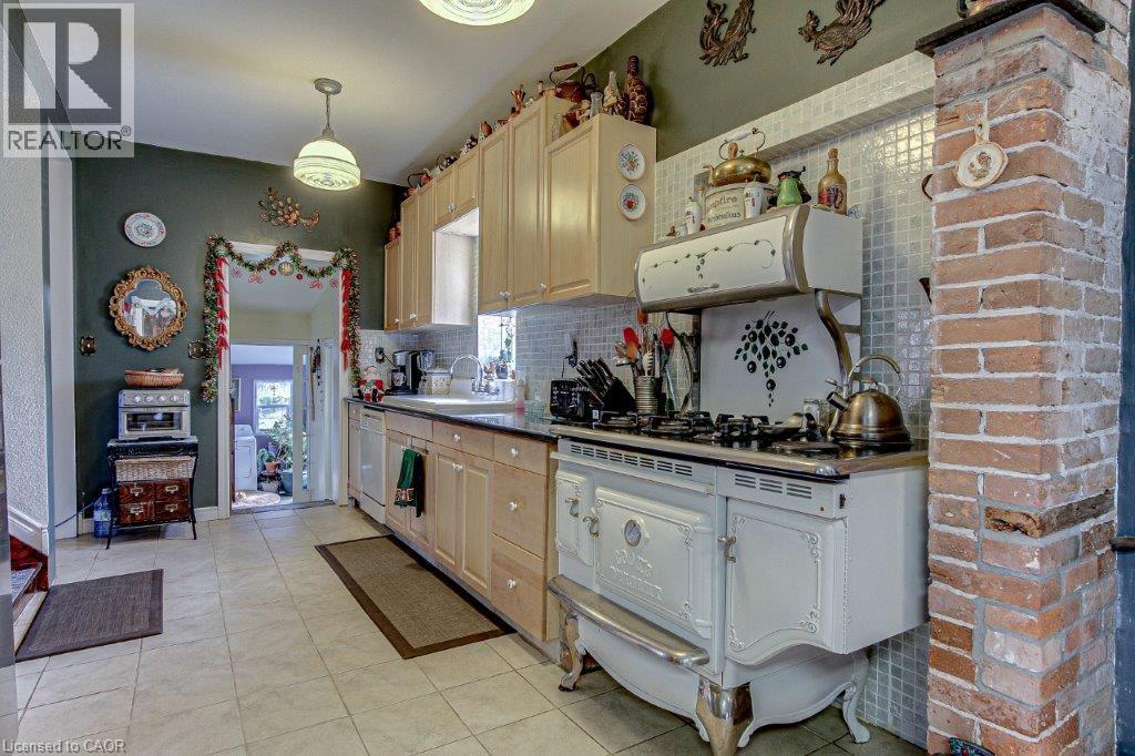 158 Townline Street Property Photo 18