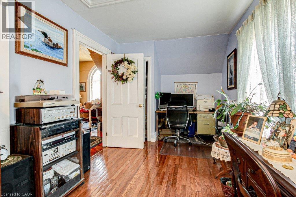 158 Townline Street Property Photo 34