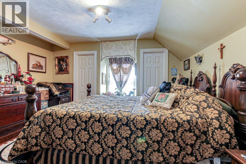 158 Townline Street Property Photo 35