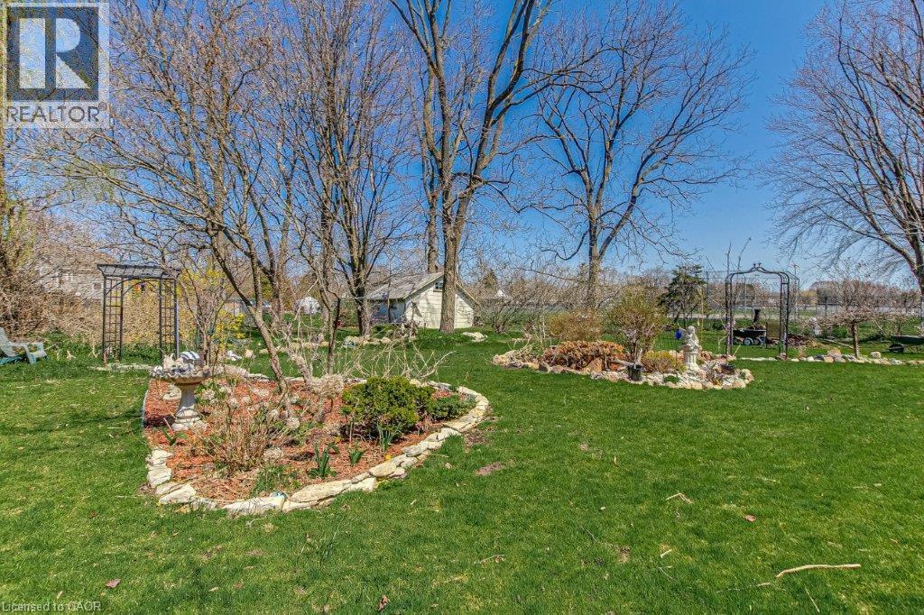 158 Townline Street Property Photo 37