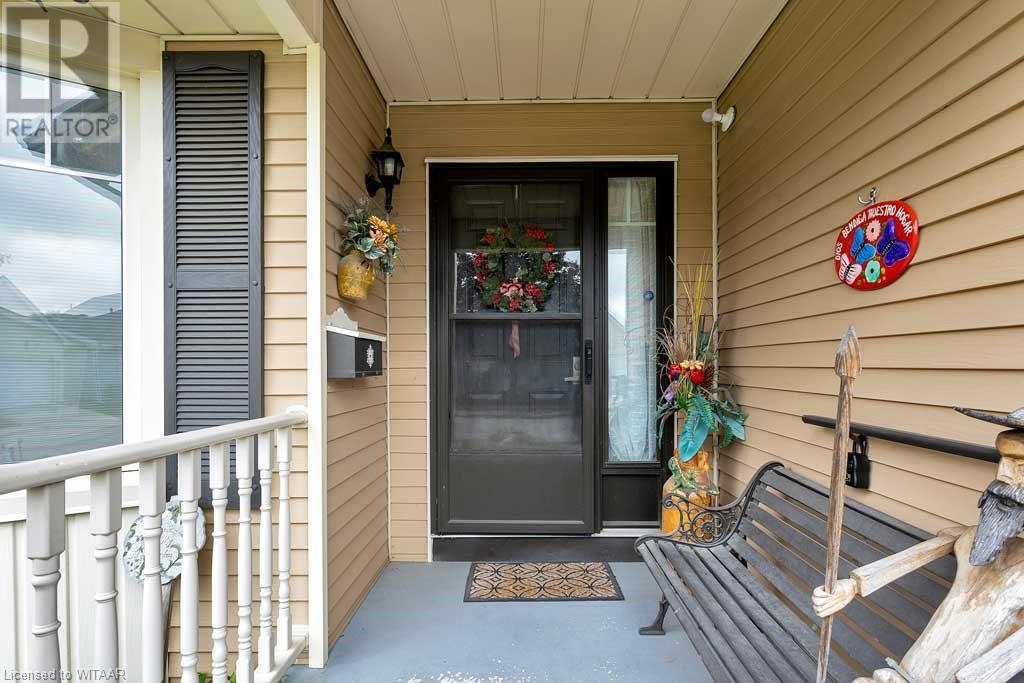 18 Hawkins Crescent Property Photo 2