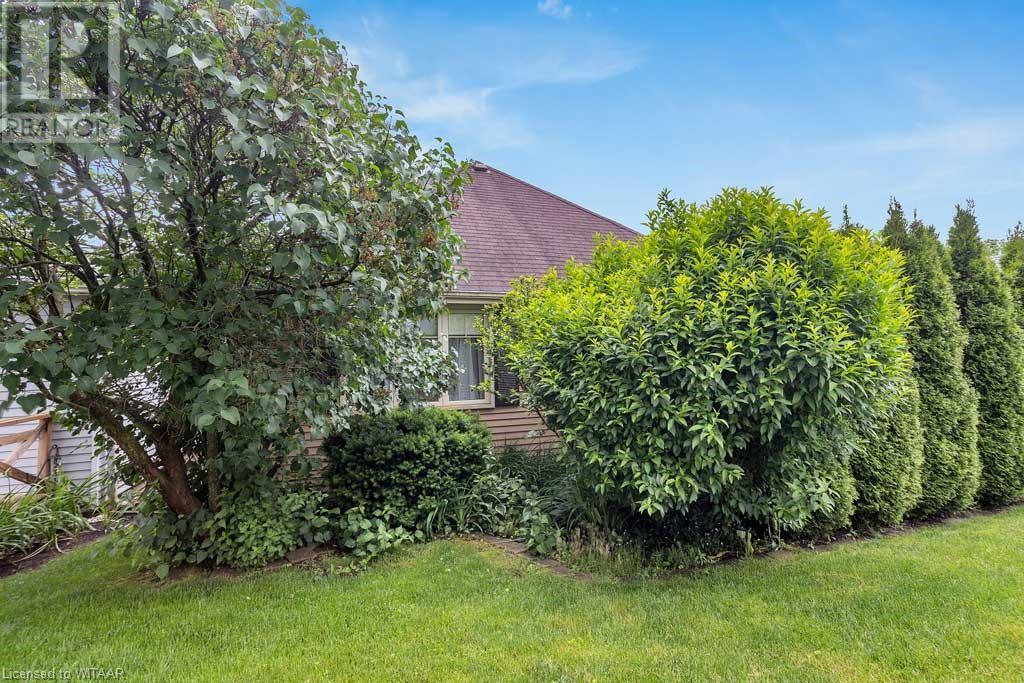 18 Hawkins Crescent Property Photo 3