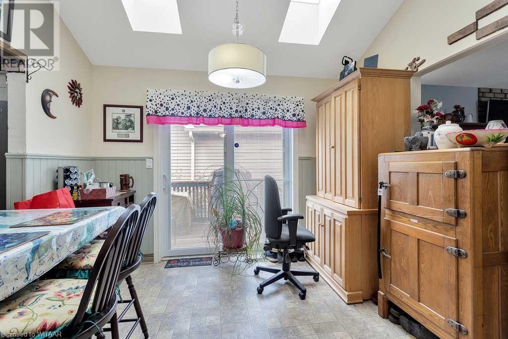 18 Hawkins Crescent Property Photo 6