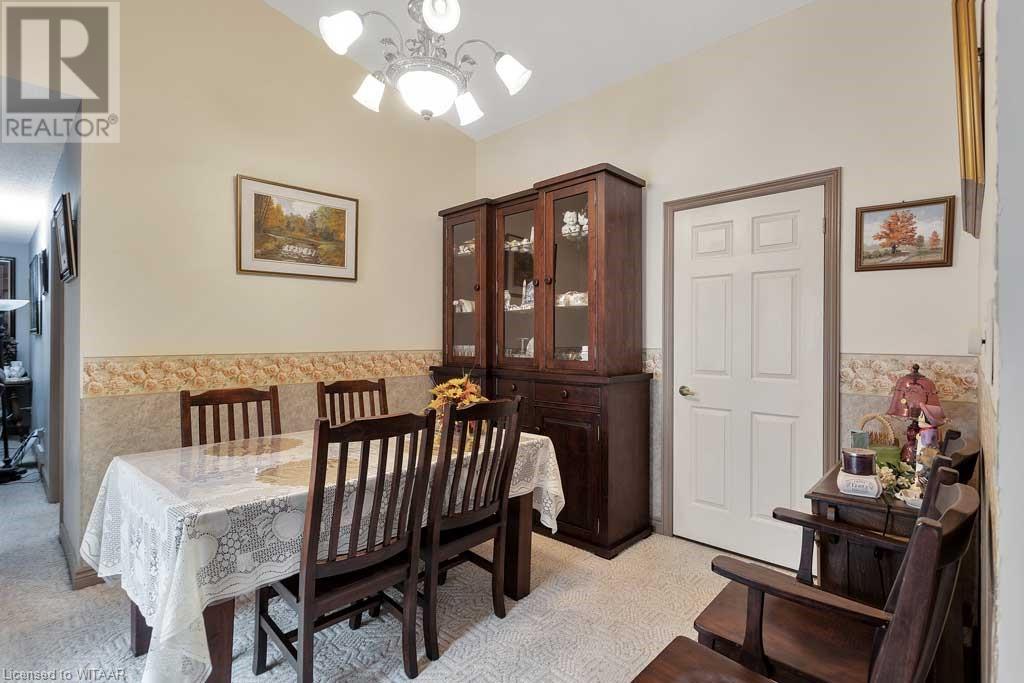 18 Hawkins Crescent Property Photo 7
