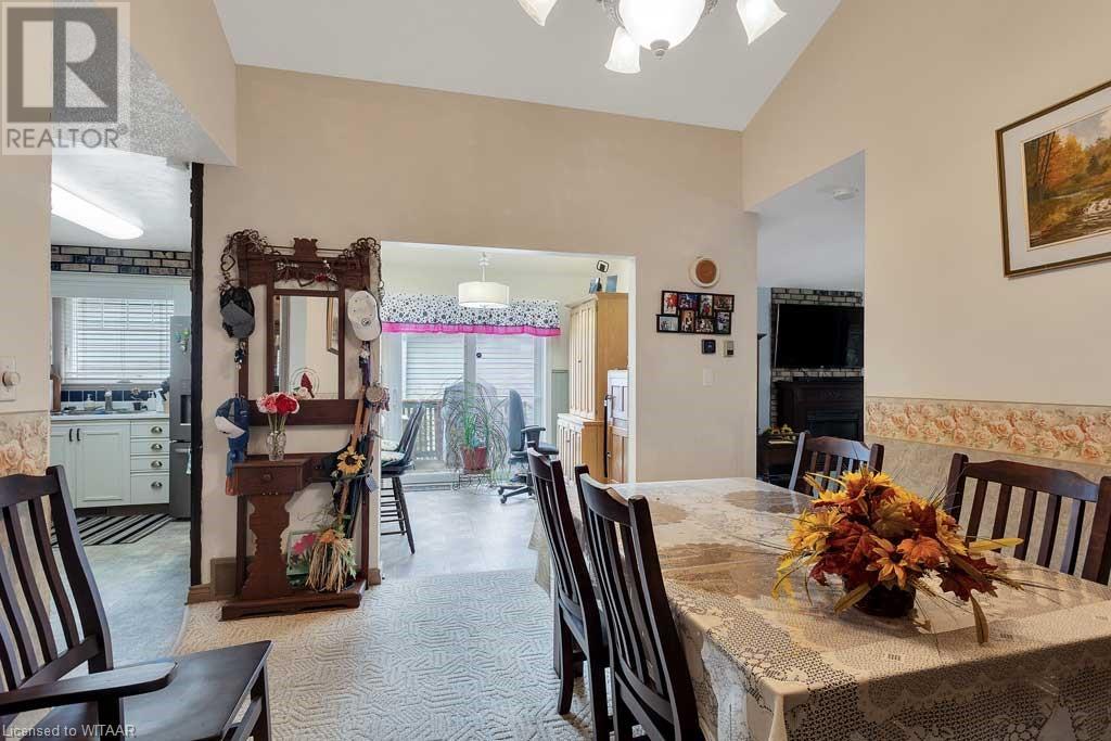 18 Hawkins Crescent Property Photo 8