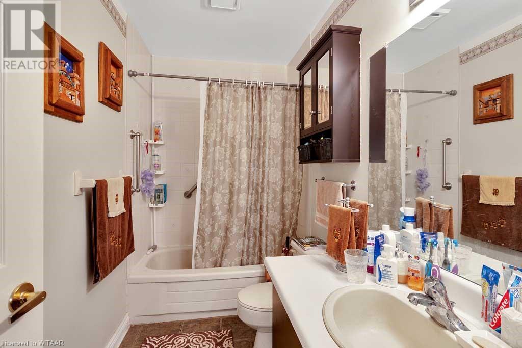 18 Hawkins Crescent Property Photo 12