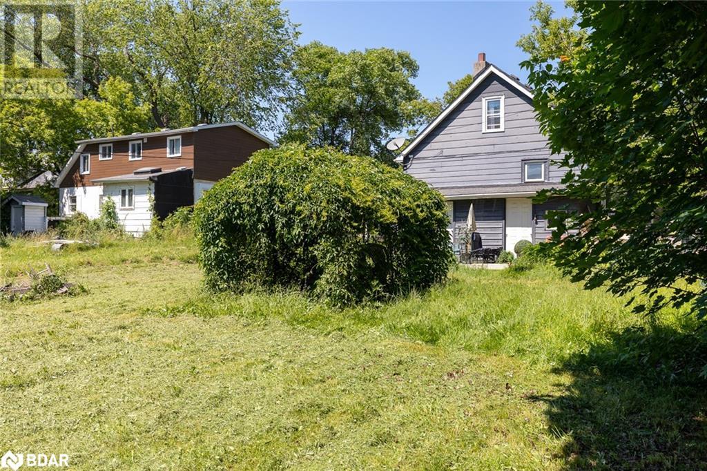 374 Yonge Street Property Photo 12
