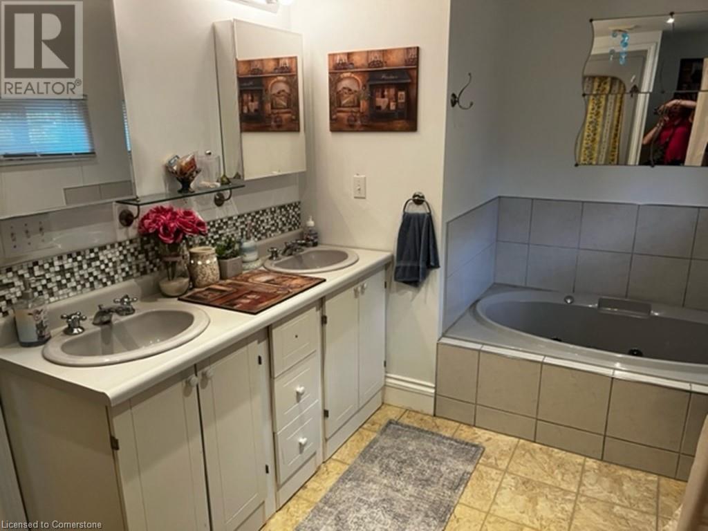 1159 Bay Street Property Photo 20