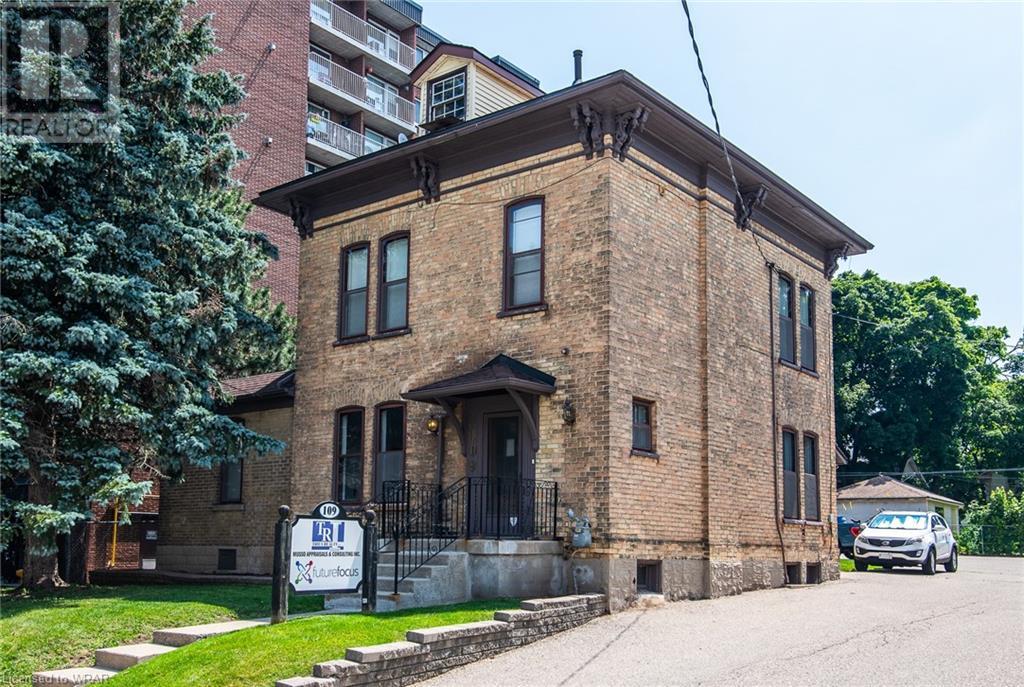 109 COLLEGE Street Property Photo 1