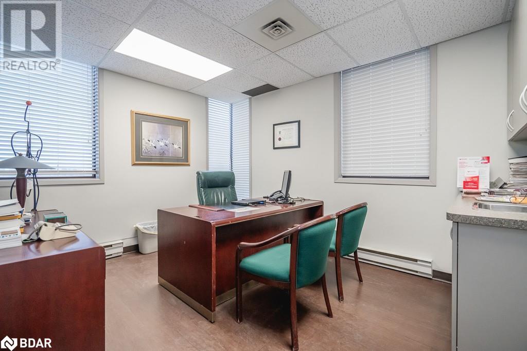 100 Colborne Street W Property Photo 34