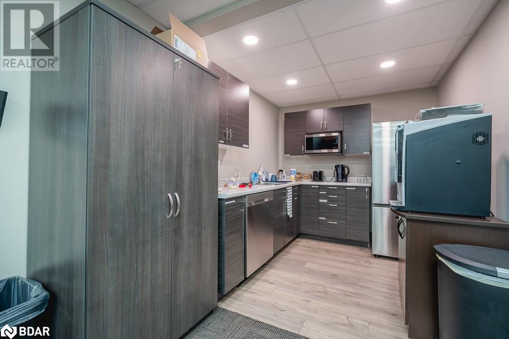 100 Colborne Street W Property Photo 35
