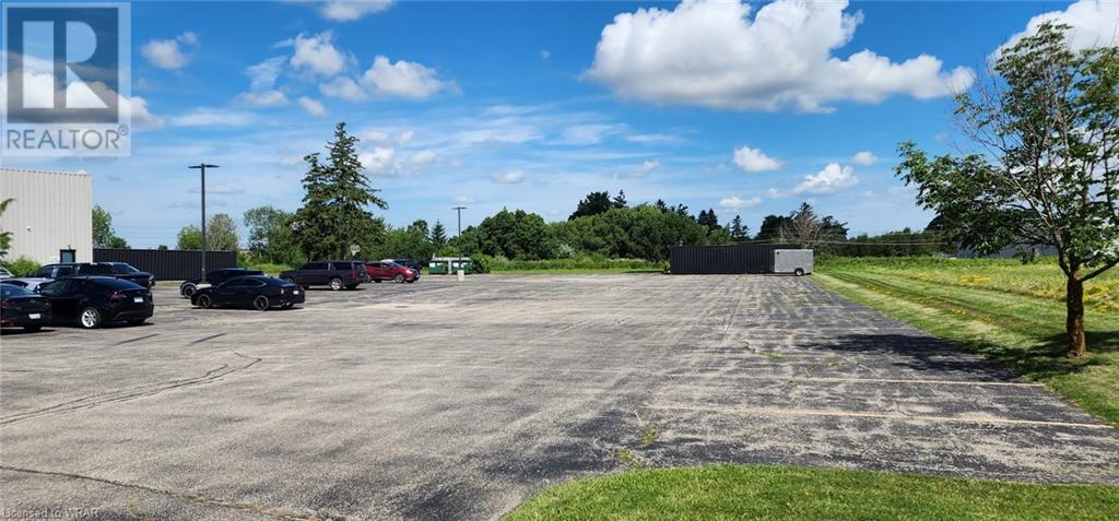 200 Bathurst Drive Property Photo 3
