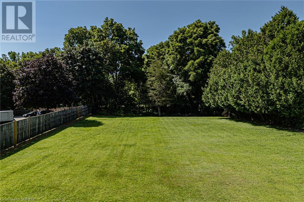 316 Queensway W Property Photo 40