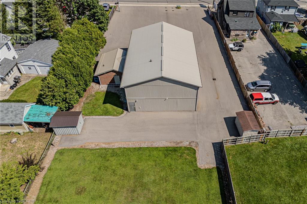 316 Queensway W Property Photo 45