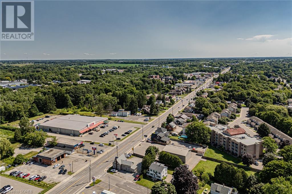 316 Queensway W Property Photo 47