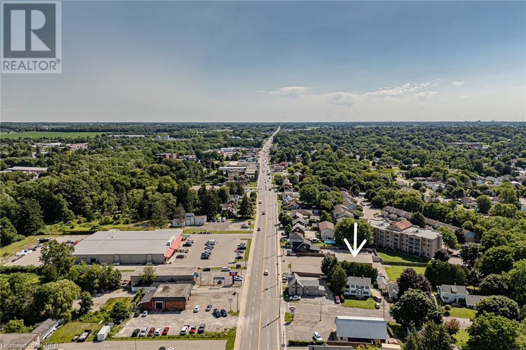 316 Queensway W Property Photo 48