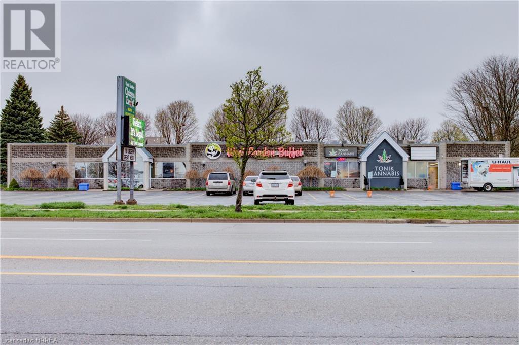 560 West Street Property Photo 2