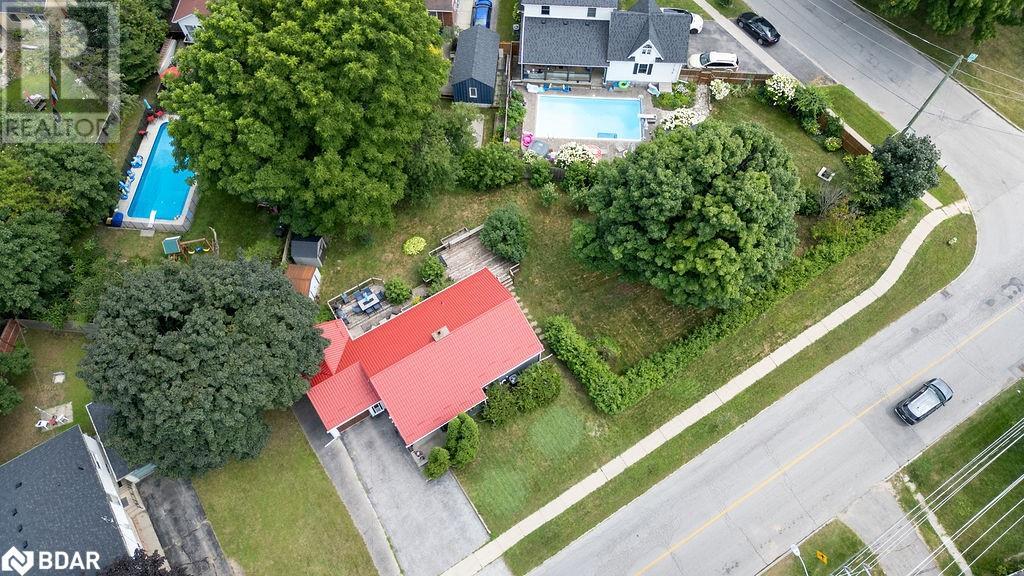 325 Innisfil Street Property Photo 1