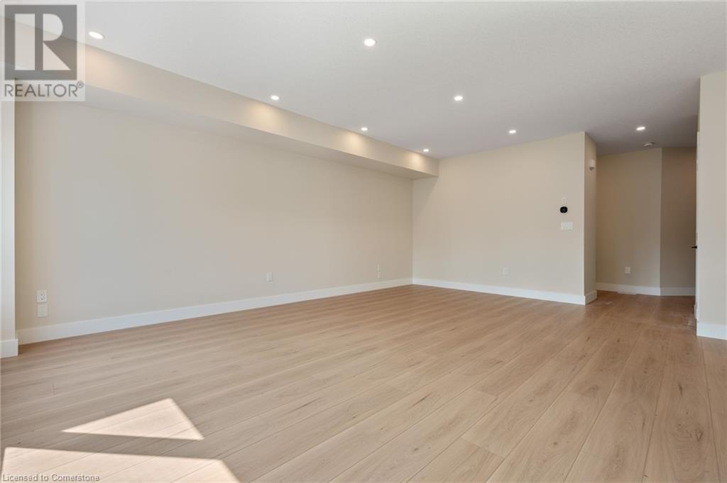 127 Amber Street Property Photo 6