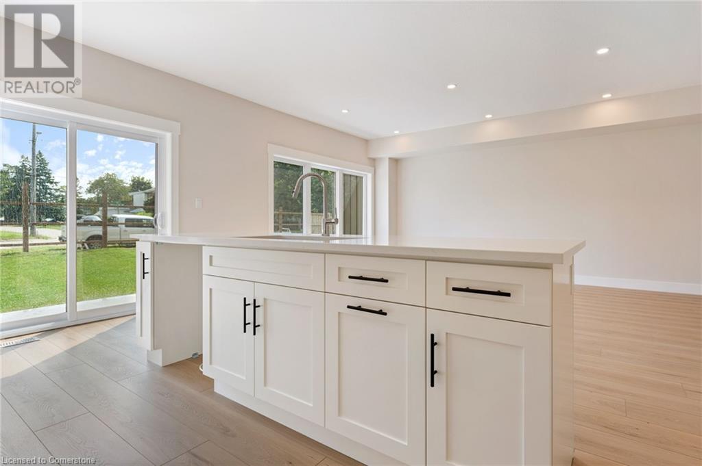 127 Amber Street Property Photo 10